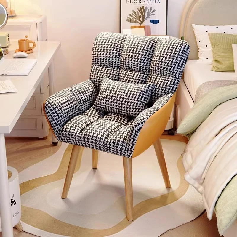 Ladies' dressing chair, light  - Office Furniture Home recension och pris